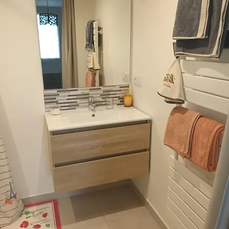 Le Logis Du Rocher 3*