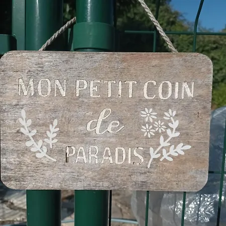 Le Logis Du Rocher 3*