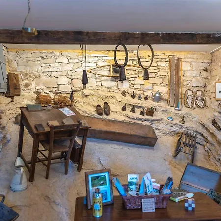 Le Logis Du Rocher 3* Saint-Marcet