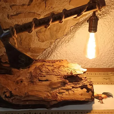 Le Logis Du Rocher Guest house Saint-Marcet