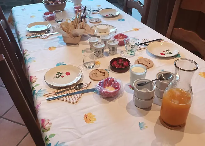 ゲストハウス Le Logis Du Rocher 3*