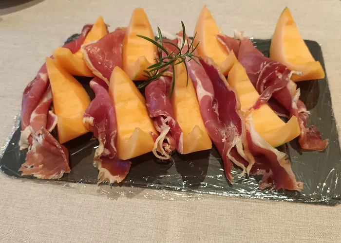 Le Logis Du Rocher ゲストハウス Saint-Marcet