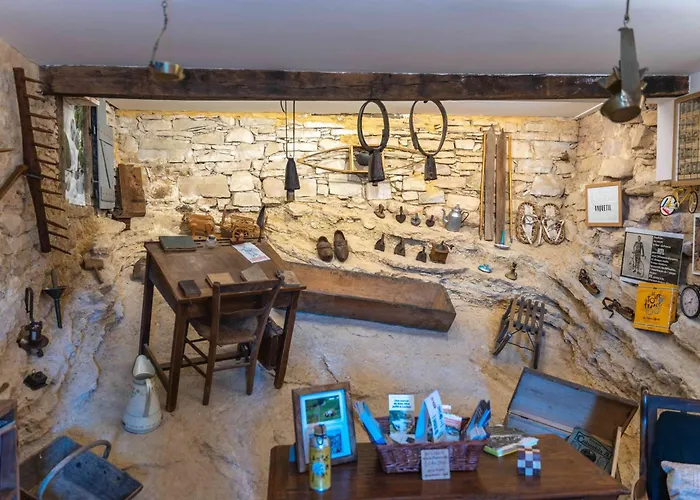 Le Logis Du Rocher 3* Saint-Marcet