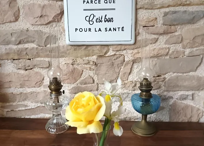 Le Logis Du Rocher Saint-Marcet