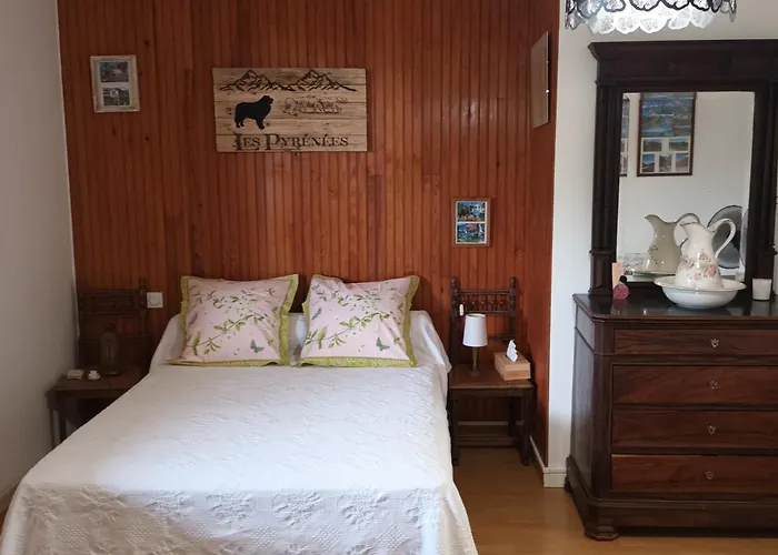 ゲストハウス Le Logis Du Rocher 3*