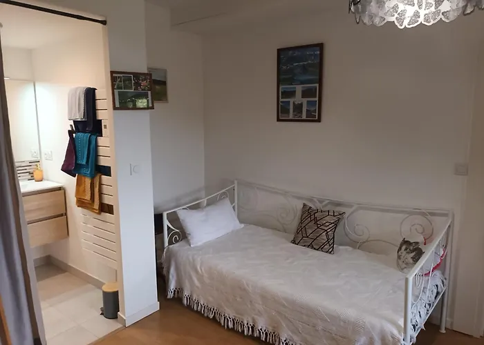 Le Logis Du Rocher Saint-Marcet