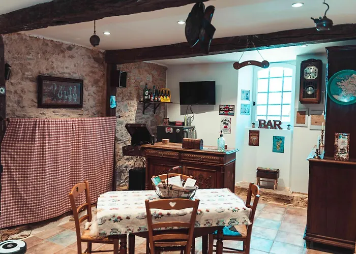 Le Logis Du Rocher ゲストハウス 3*